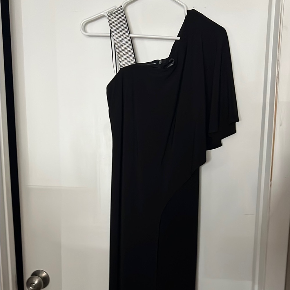 Elegant Black One-Shoulder Dress